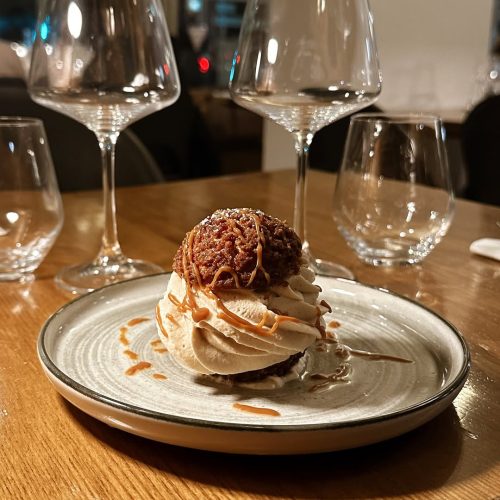 La touche finale à votre repas. Les saveurs d’un Paris-brest dans un chou craquelin. 🤤